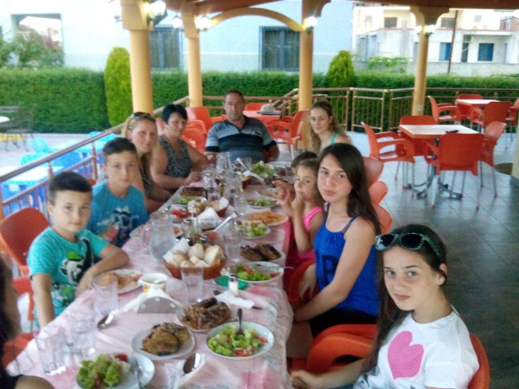 Hotel Restaurant Globi Velipojë Exterior foto