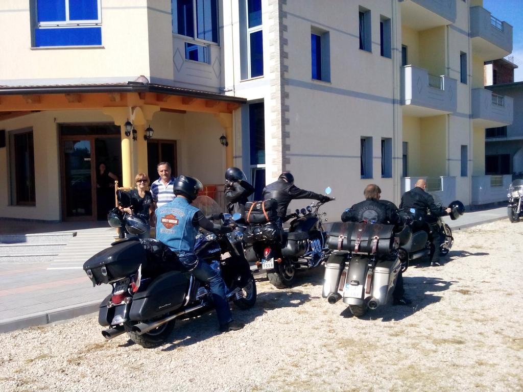 Hotel Restaurant Globi Velipojë Exterior foto
